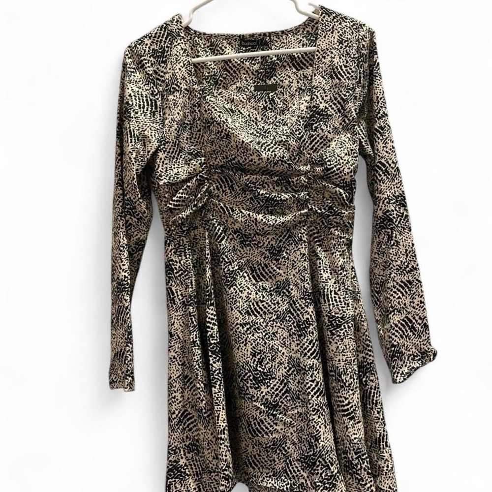 Boohoo Black and Cream Long Sleeve Dress